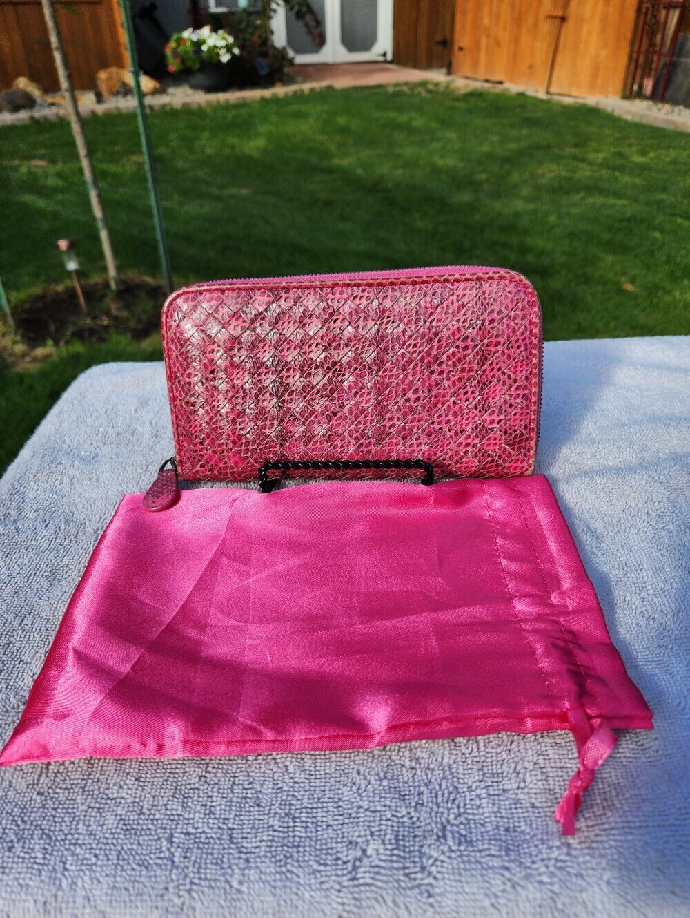 Authentic Bottega Veneta Pink Woven Leather Zip Wallet